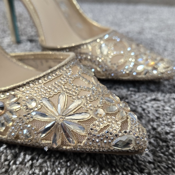 Betsey Johnson Women's Chic Rhinestone Evening Pumps NEW size 7 - Picture 11 of 16